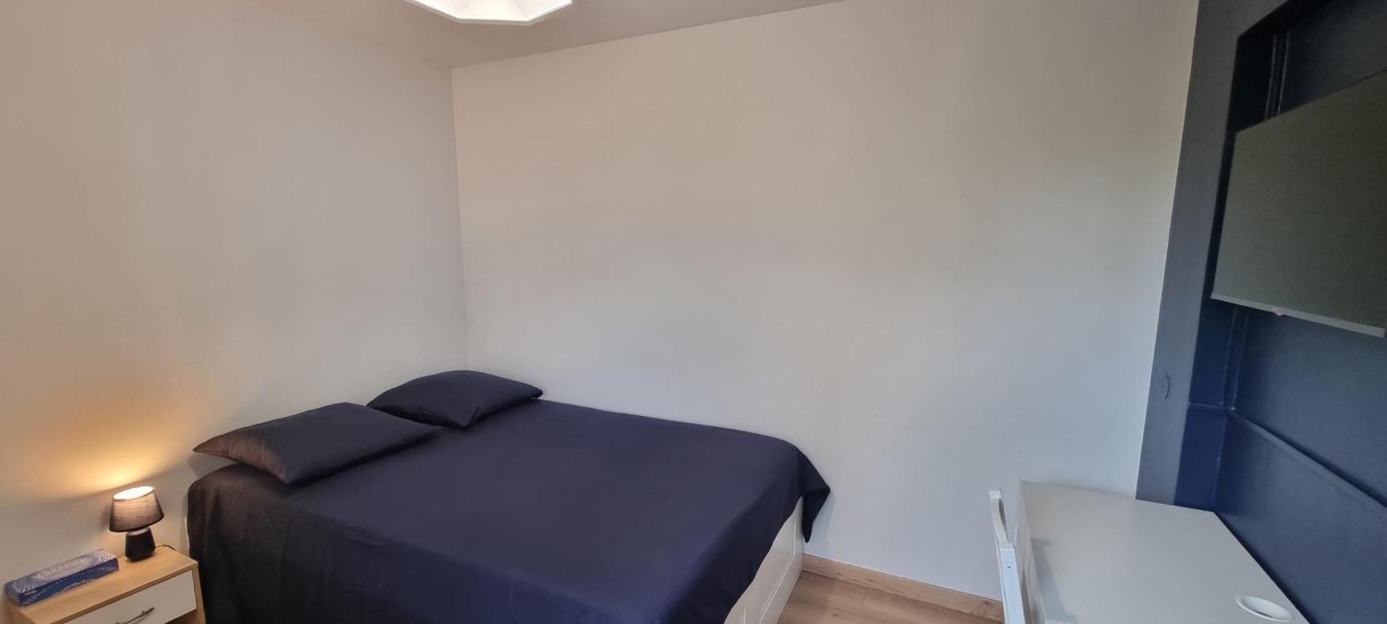 Avec Sdb Privative Dans Partage Apartment